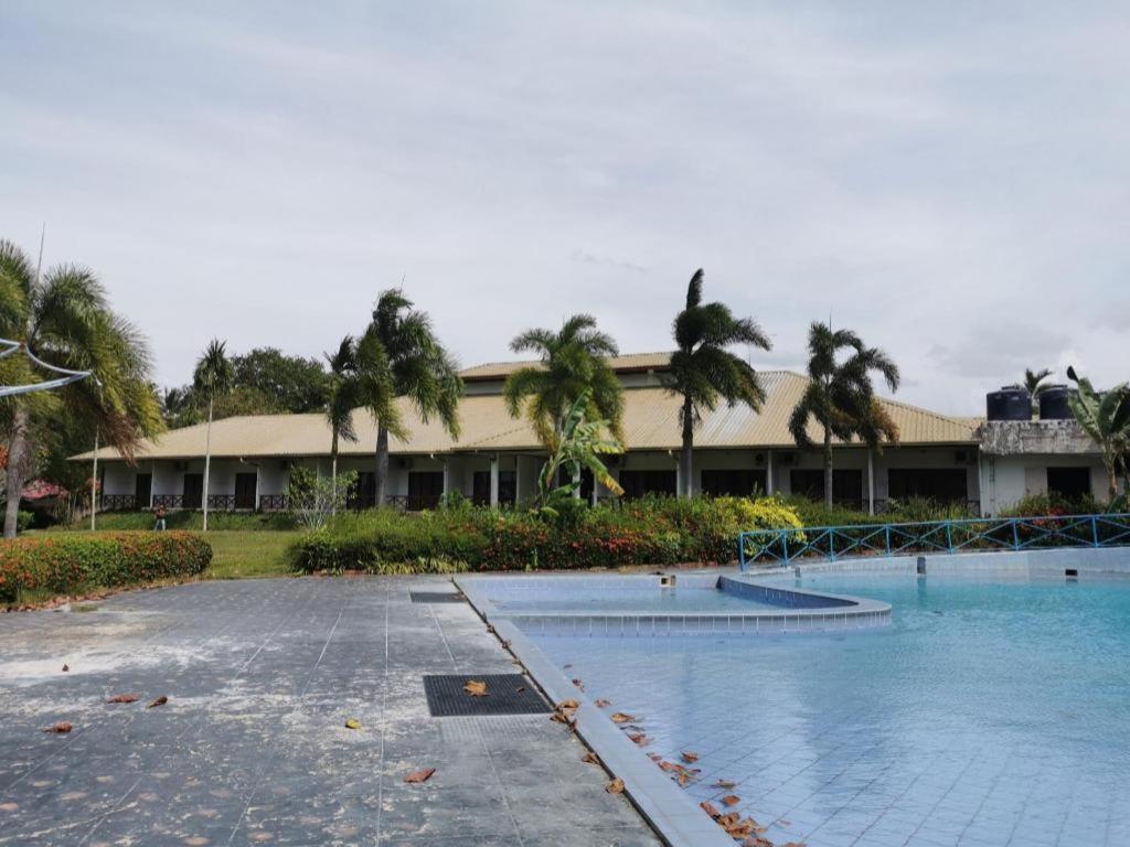 Oyo 89972 Borneo Paradise Beach Hotel Kota Kinabalu Exteriér fotografie