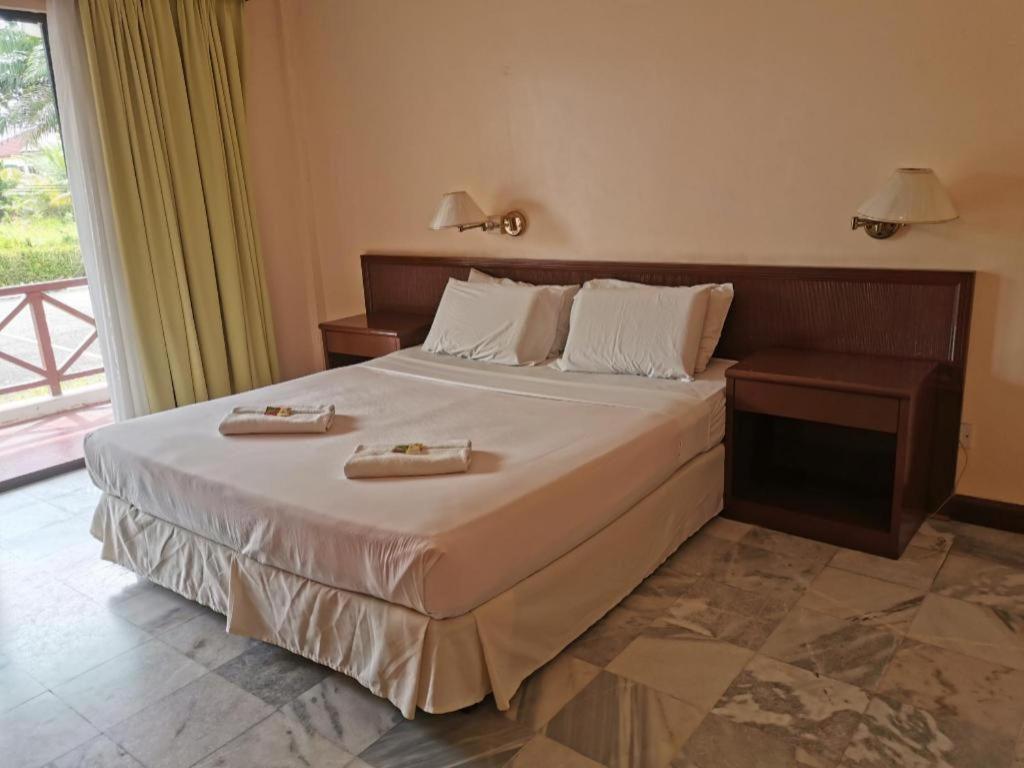 Oyo 89972 Borneo Paradise Beach Hotel Kota Kinabalu Exteriér fotografie